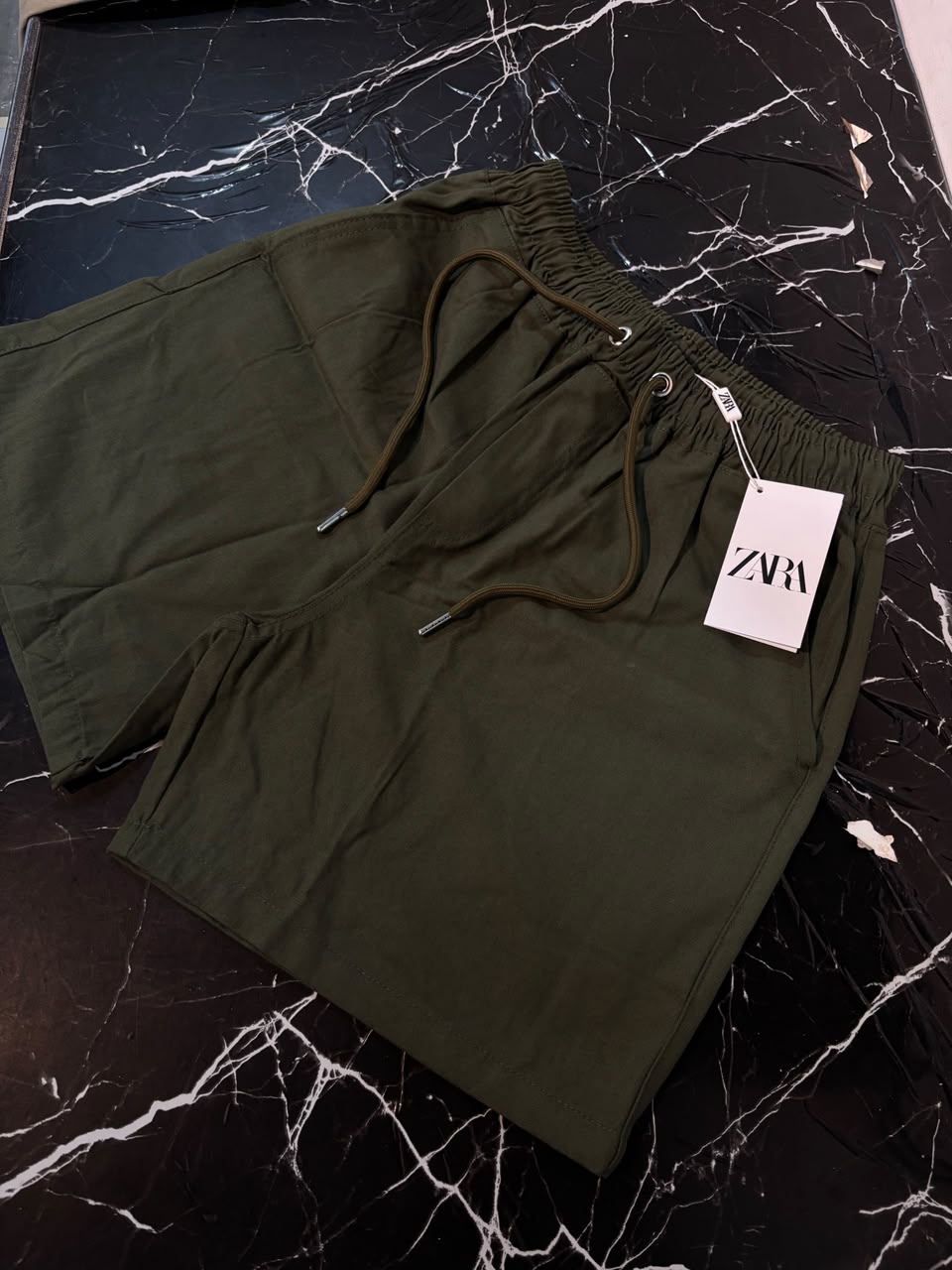 Bermuda Zara verde musgo